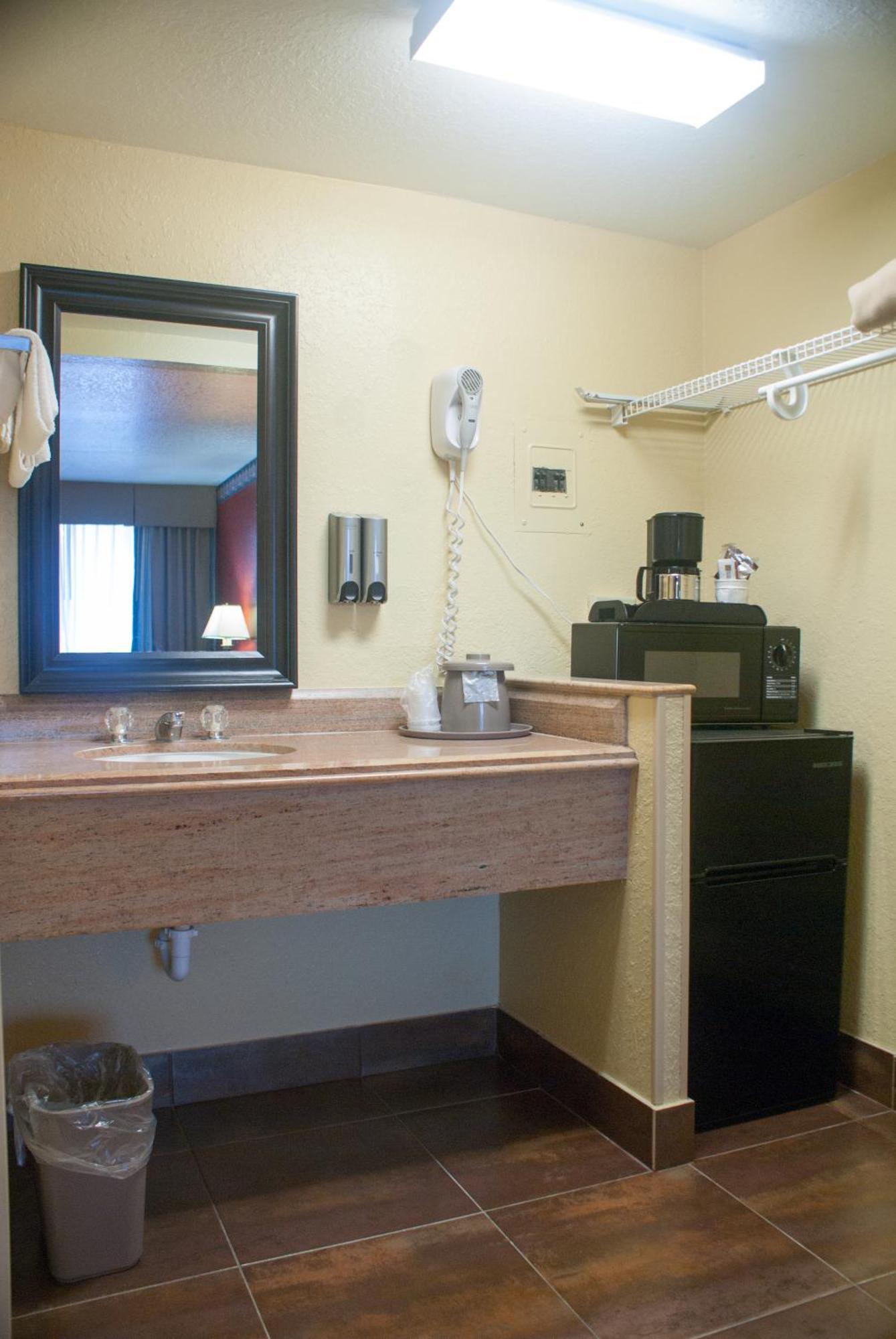 Polynesian Motel 2*