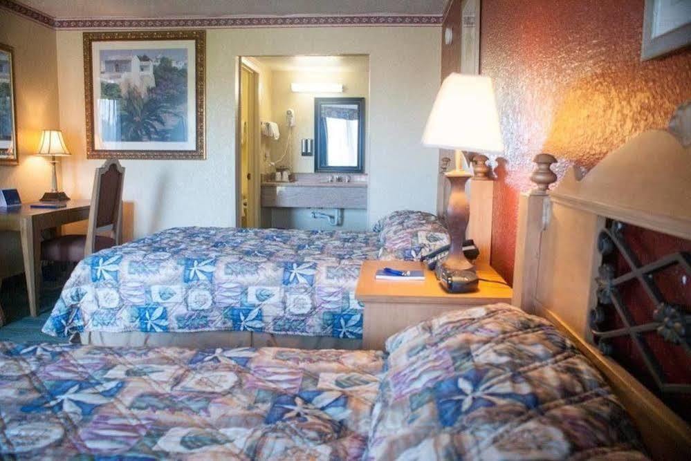 Polynesian Motel 2*